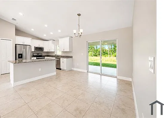 3 bed, 1500 sqft, $2,100 — Photo 2