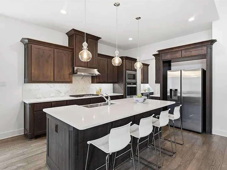 2020 Grey Bark St — Photo 12