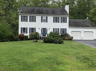 20 Woodside Ln, Bellingham, MA 02019