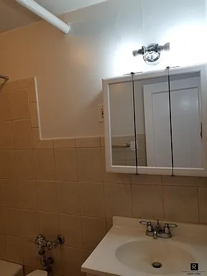 Rented by R New York | media 55