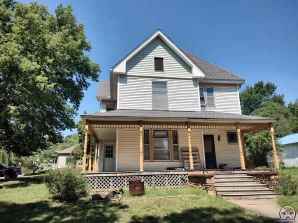 217 S 5th St, Madison, KS 66860