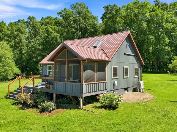 9522 Gleason Rd, Hammondsport, NY 14840