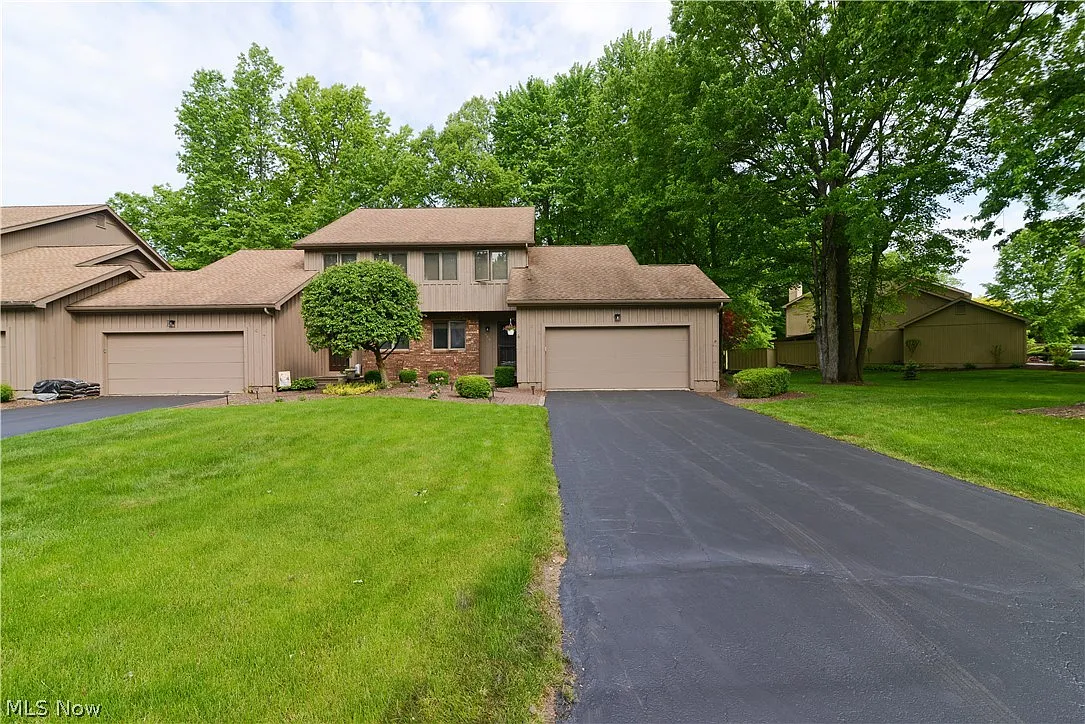 145 Diamond Way photo 1