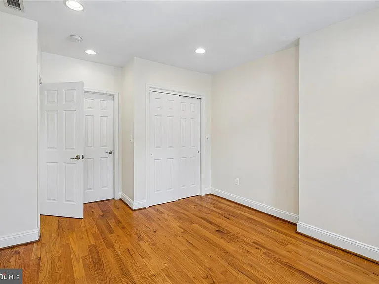 1339 C St NE — Photo 13
