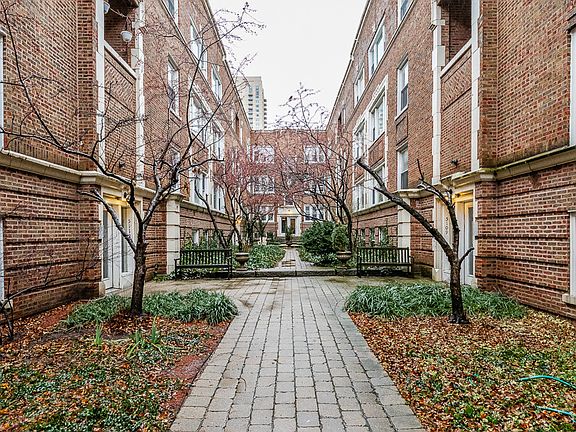 2nd image of 5109 N Kenmore Ave APT 1W