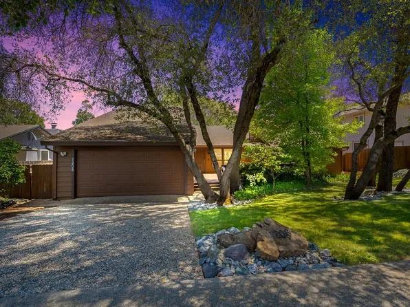1208 Racquet Club Dr, Auburn, CA 95603