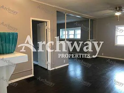 559 S Arlington Ave — Photo 8