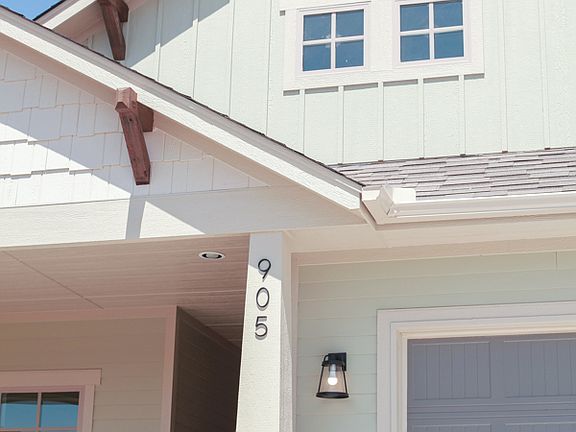 2nd image of 905 Ne 21st Street