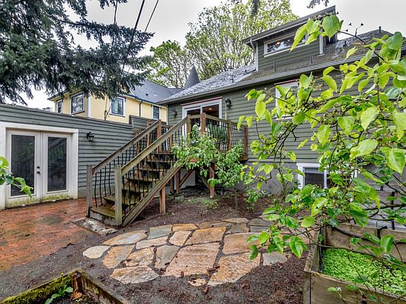 4th image of 2818 N Lawrence St
