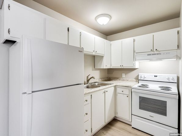 671 S Western Ave #106