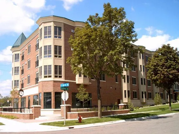 Oaks Hiawatha Station