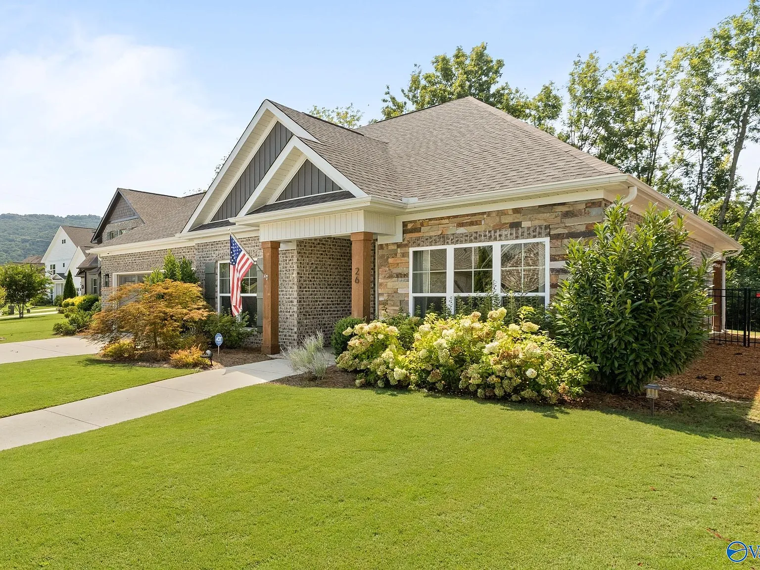 3 bed, 3.0 bath, 2097 sqft, $2,400 — Photo 4