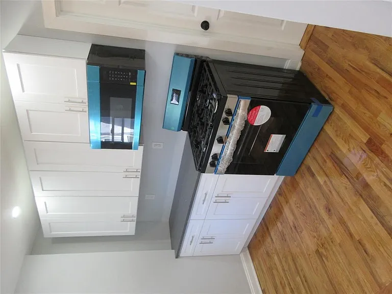 949 E 213th St #2 — Photo 6