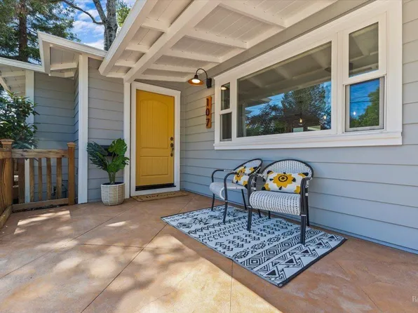 107 1st Street, Healdsburg, CA 95448