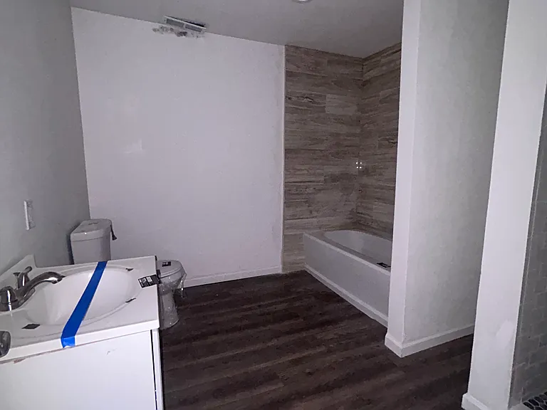 42nd Pl N — Photo 6
