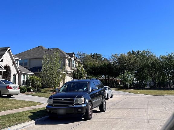 3rd image of 310 Clover Ct
