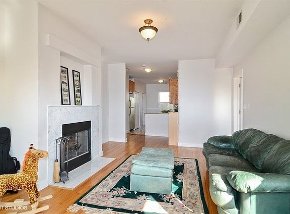 5th image of 4453 N Rockwell St APT 3
