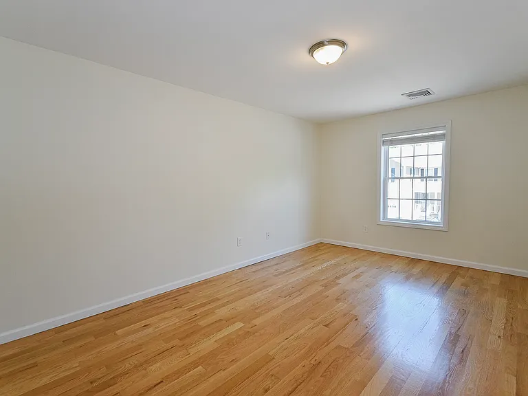 2118 Meriden Waterbury Tpke #16 — Photo 23