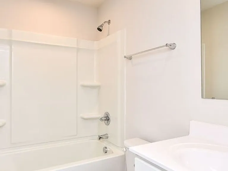 403 Hampton Townes Dr — Photo 4
