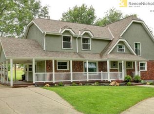 12315 Pine Valley Dr, Kansas City, KS 66109