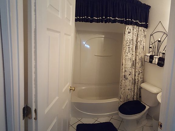 5th image of 505 Estelle Ave