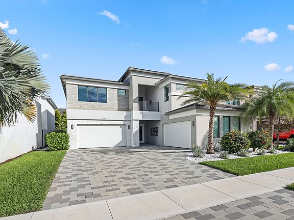 4th image of 17052 Rainbow Falls Trail