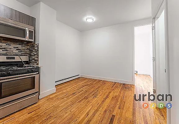 3rd image of 802 Evergreen Ave #4