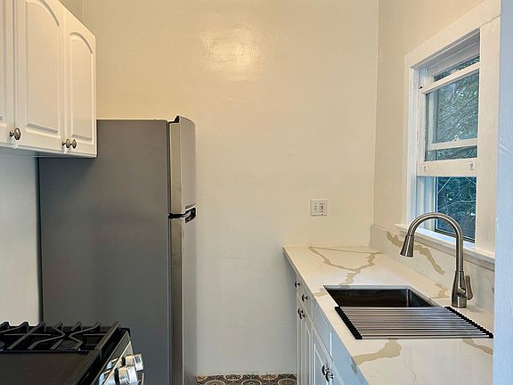 5th image of 1508 Micheltorena St #12