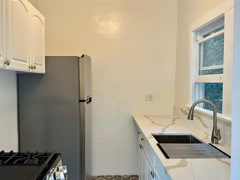1508 Micheltorena St #12 — Photo 5