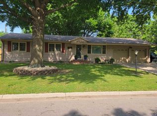 2347 Arrowhead Dr, Emporia, KS 66801