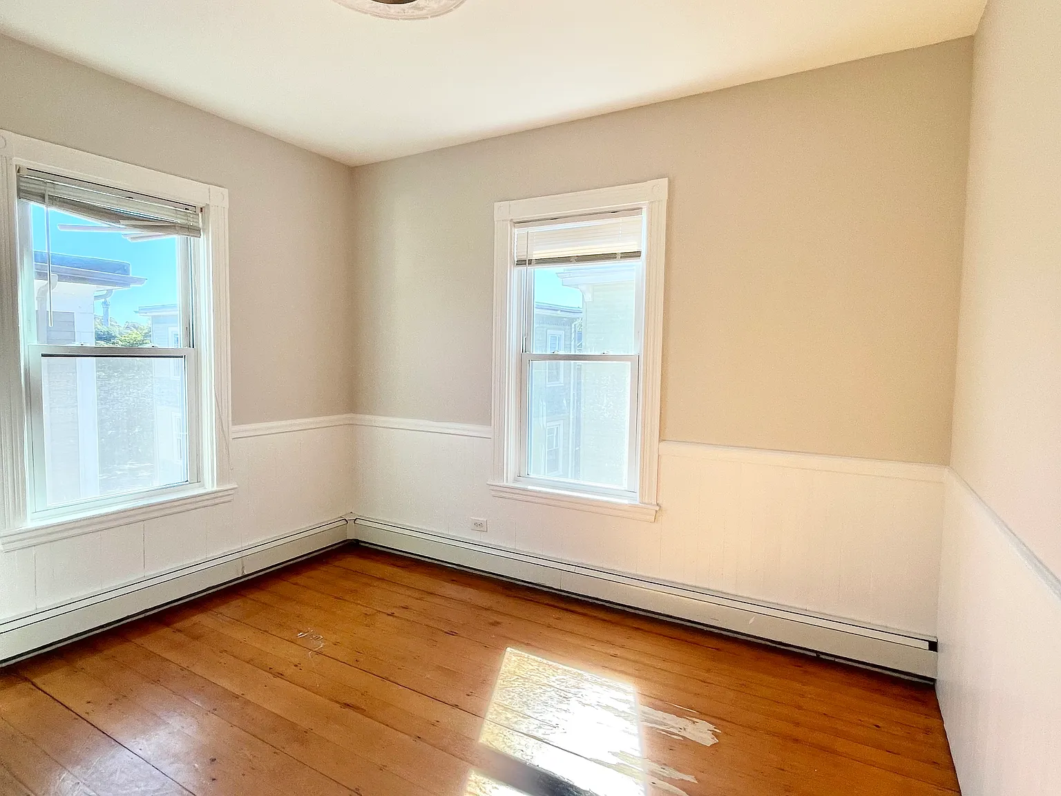 4 bed, 1.5 bath, 9999 sqft, $3,000 — Photo 4
