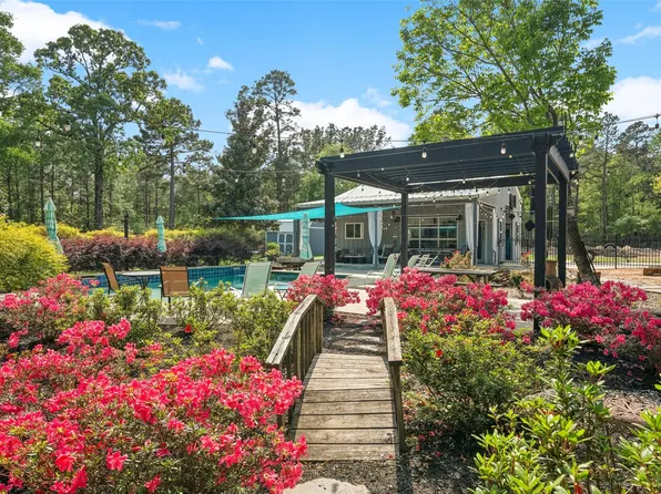 15677 Connie Ln, Montgomery, TX 77316