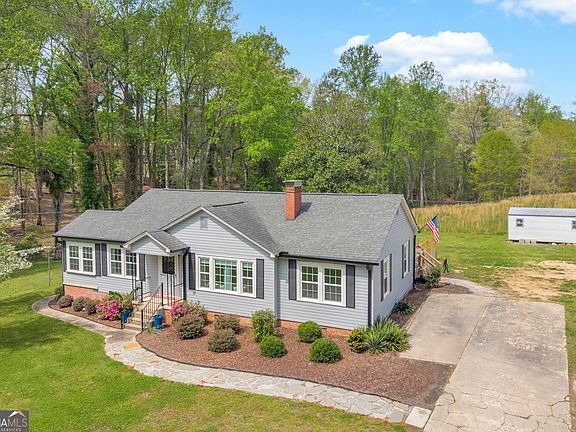 2nd image of 261 Oak Valley Rd