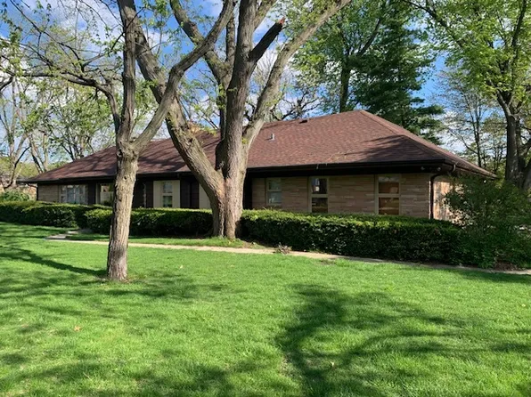 16 Greenridge Rd, Elgin, IL 60120