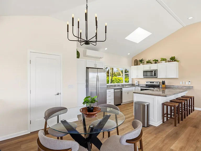 2020 Pahoehoe St — Photo 13