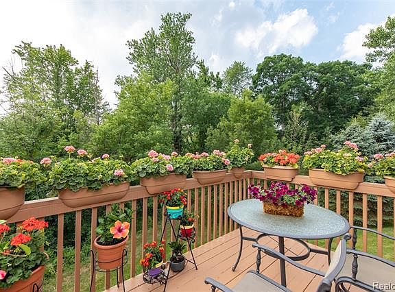 3rd image of 3561 Lexington Dr #1