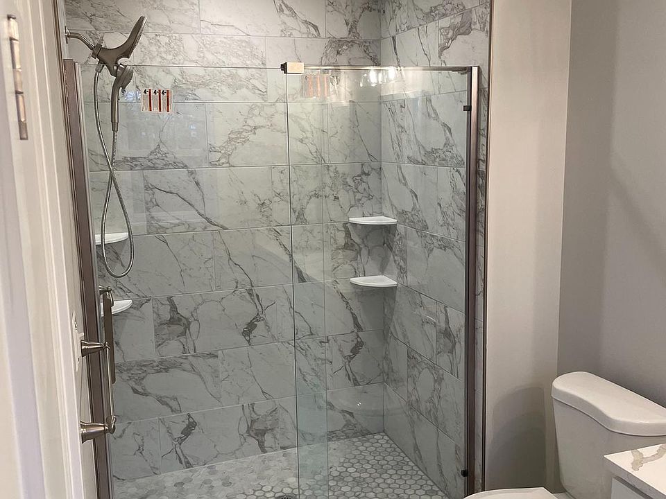 2nd image of 8915 Lennings Ln