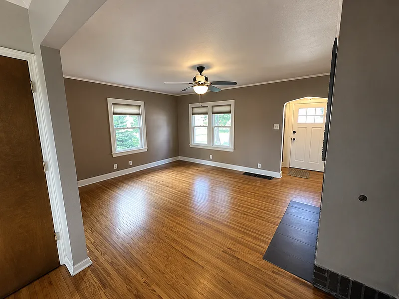 3 bed, 2.0 bath, 1638 sqft, $1,500 — Photo 2