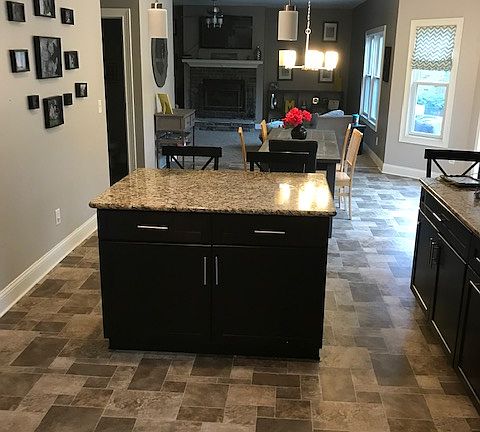 5th image of 3062 Hawthorn Dr