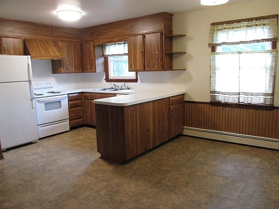 Eat- in Kitchen