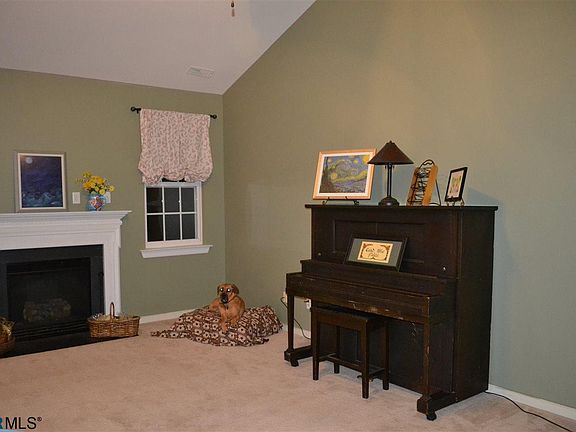 5th image of 131 Pinehurst Dr