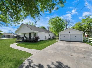 1527 Scott St, La Marque, TX 77568