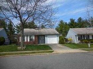 42 Lake View Ter, Columbus, NJ 08022