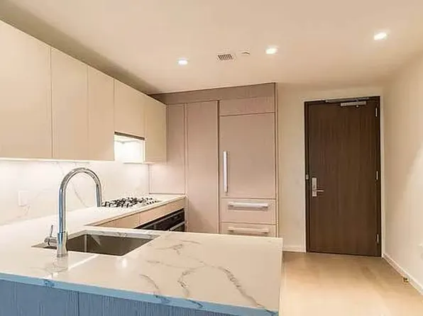 133-27 39th Avenue image 14 of 18