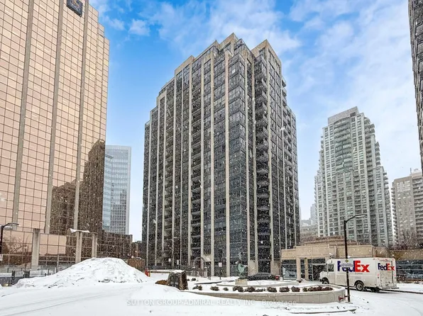 18 Hollywood Ave #103, Toronto, ON M2N 6P5