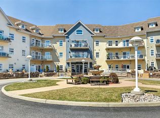 1550 Venetian Blvd #310, Pt Edward, ON