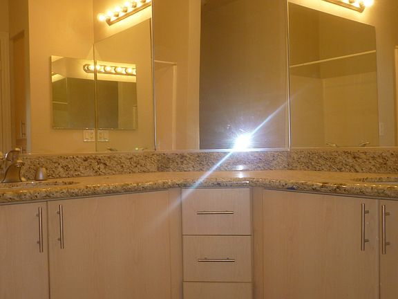 4th image of 1465 C St Unit 3403