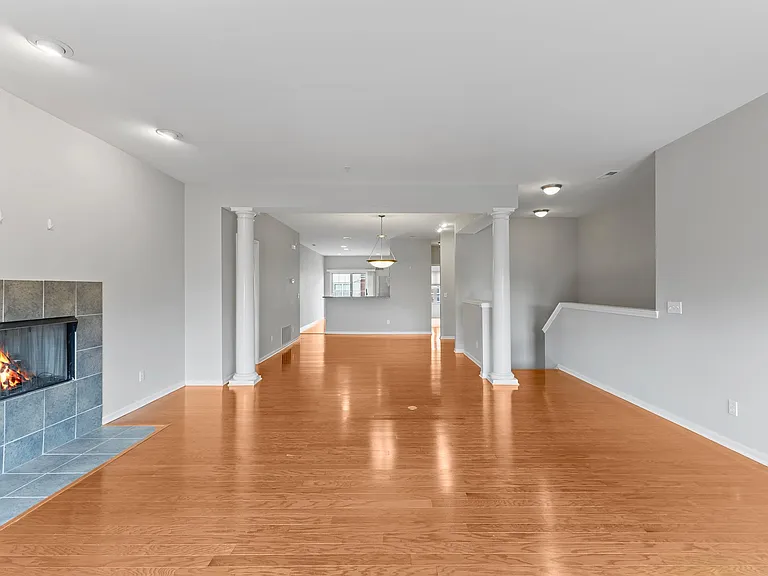 3091 Camden Dr — Photo 4