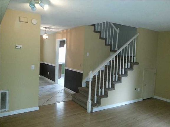 4th image of 4121 Willard Dr APT A