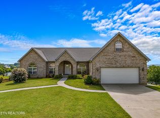 108 Skyline Dr, Dandridge, TN 37725